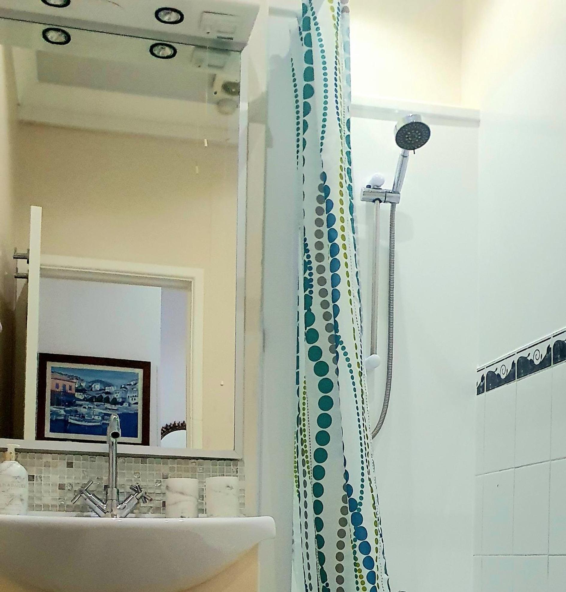 בורנמות' A Beautiful Apartment With Stunning Sea Views & Private Balcony מראה חיצוני תמונה